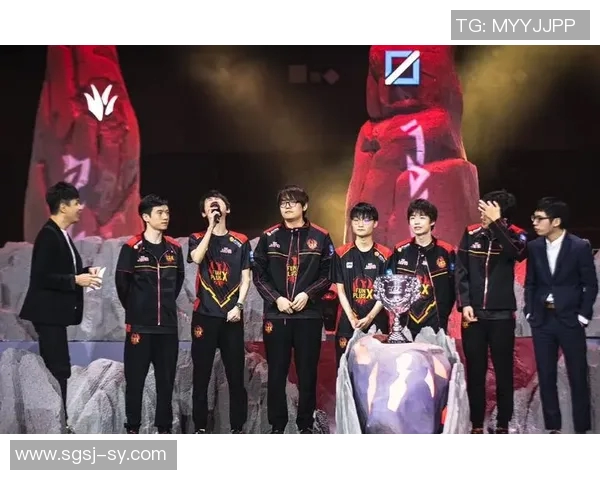 FPX在CSGO团队协作排名中创下新高展现出色团队默契与实力